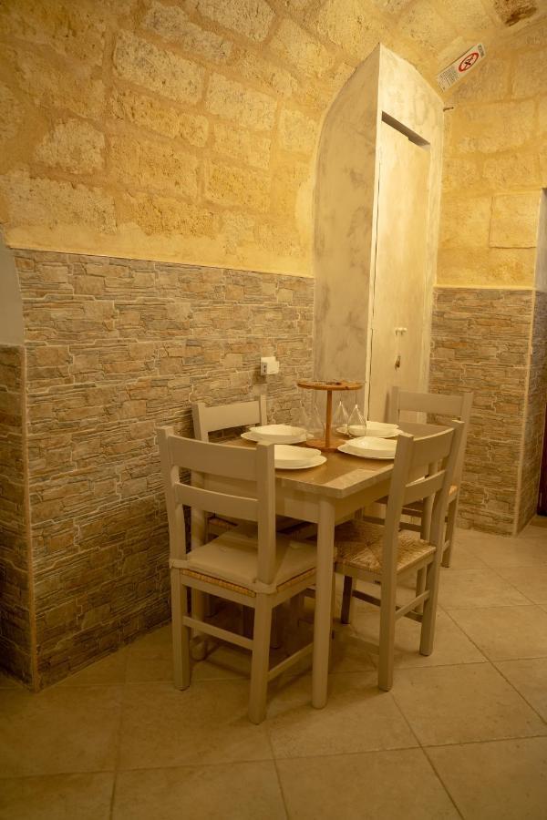 La Casa Della Felicita Apartment Bari Luaran gambar
