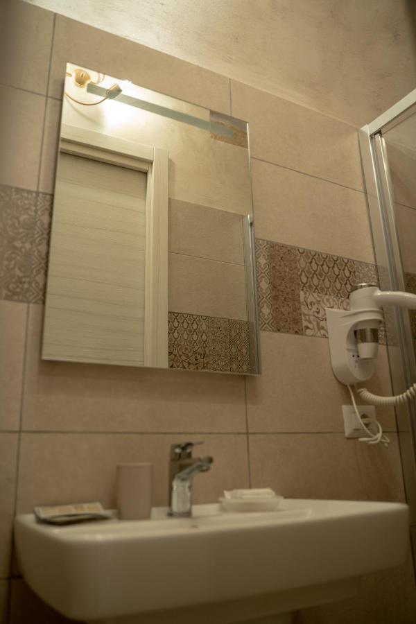 La Casa Della Felicita Apartment Bari Luaran gambar